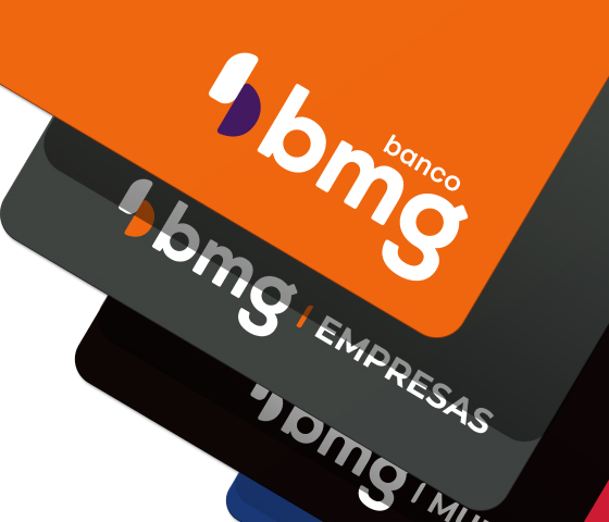 Alguns modelos de cartões do Bmg sobrepostos