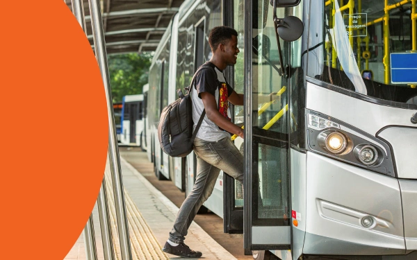 Desconto do vale-transporte: como funciona e como calcular